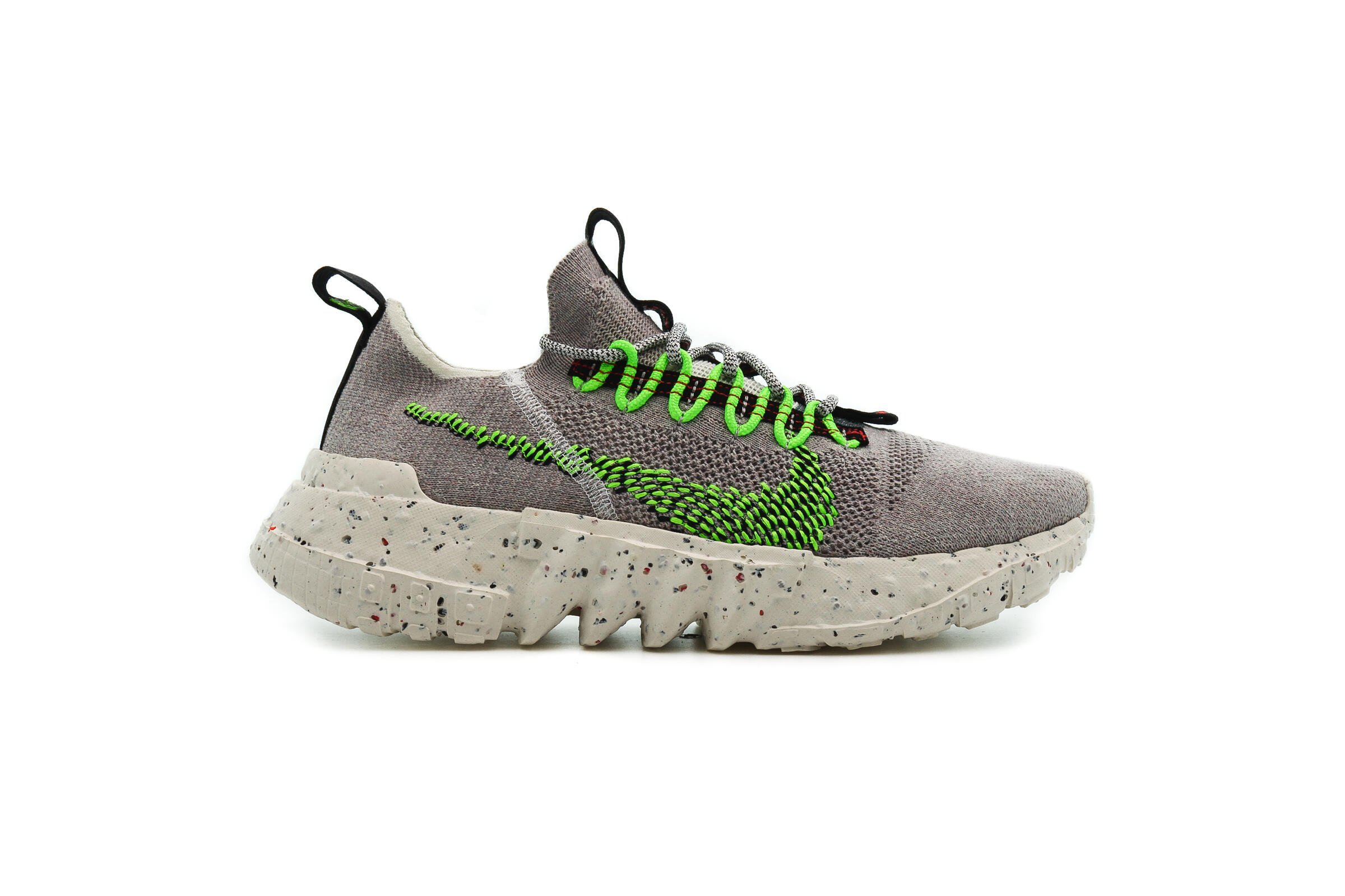 Nike SPACE HIPPIE 01