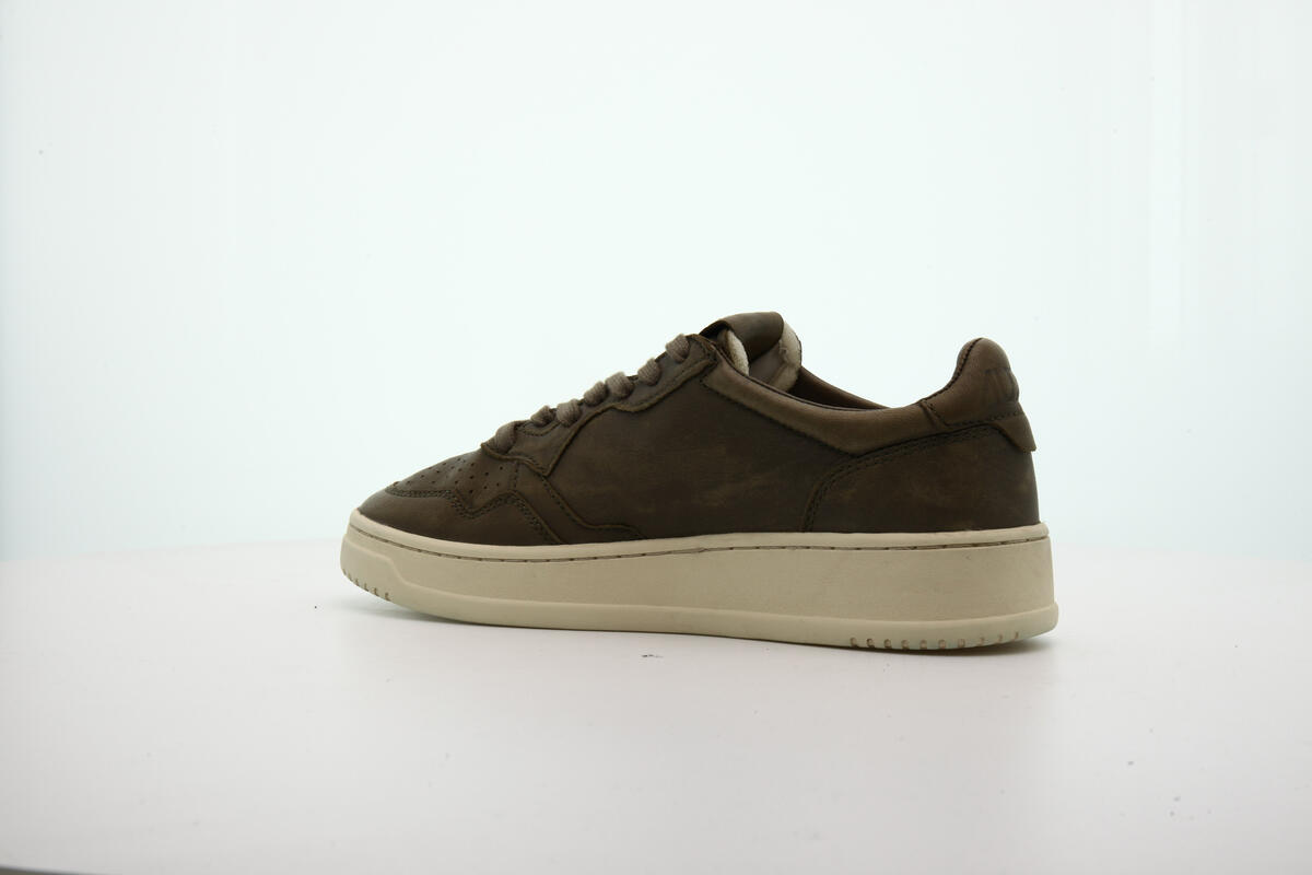 Autry Medalist Low - Image 9