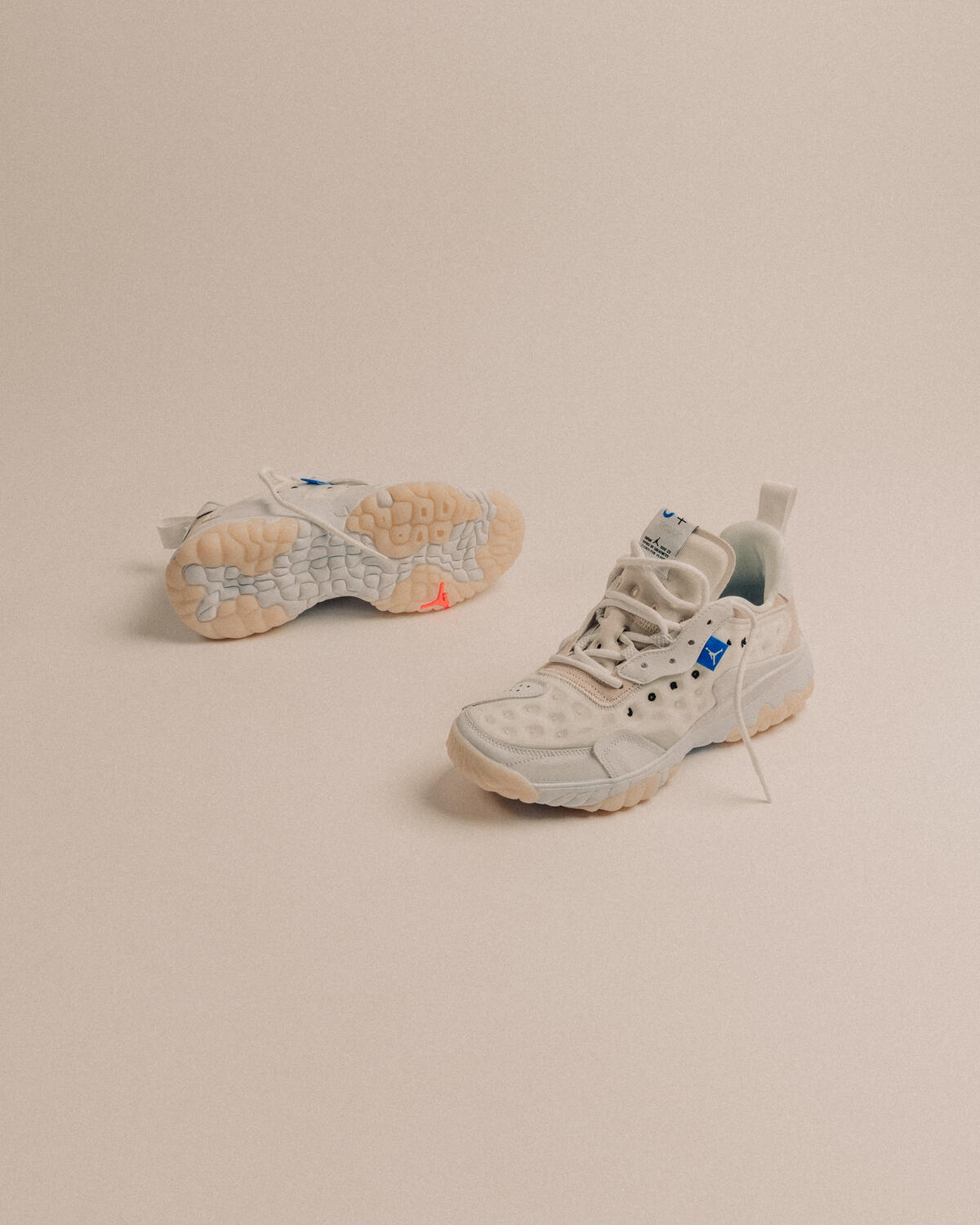 JORDAN BRAND JORDAN DELTA 2 WHITE/BLACK/SAIL/PURE PLATINUM/TOTAL ORANGE/RACER BLUE - Image 14