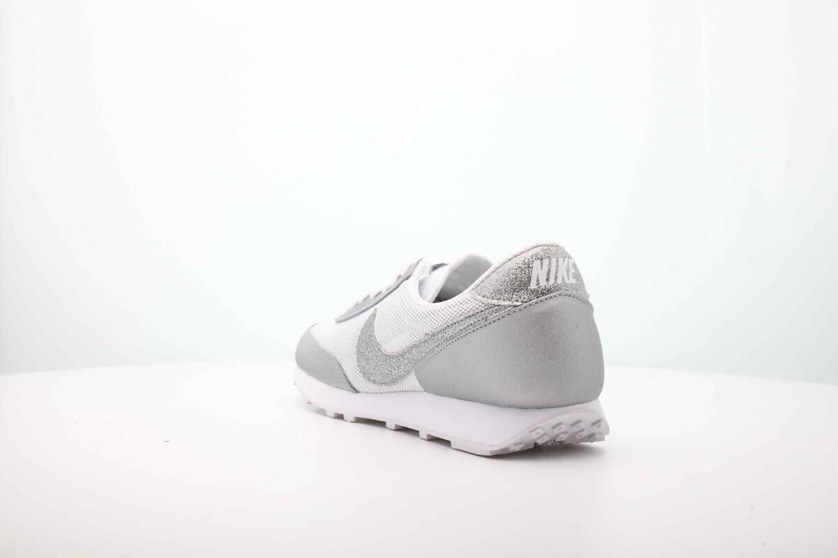 Nike WMNS Dbreak - Image 10