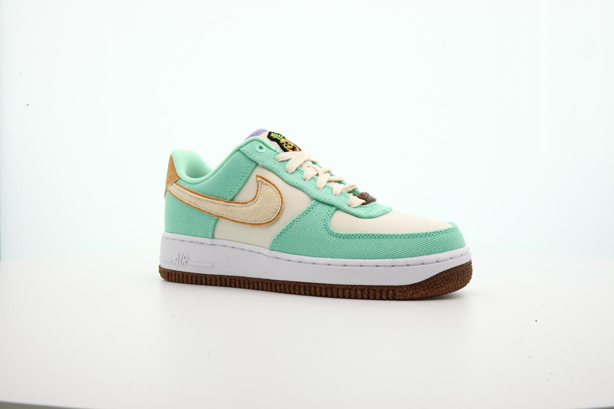 Nike Womens Air Force 1 '07 LX Shoes 'Green Glow' - Image 18
