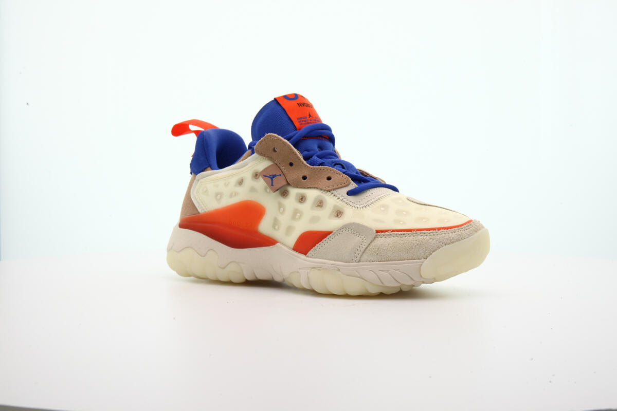 Jordan WMNS Delta 2 Coconut Milk/Hyper Royal-Hemp - Image 13