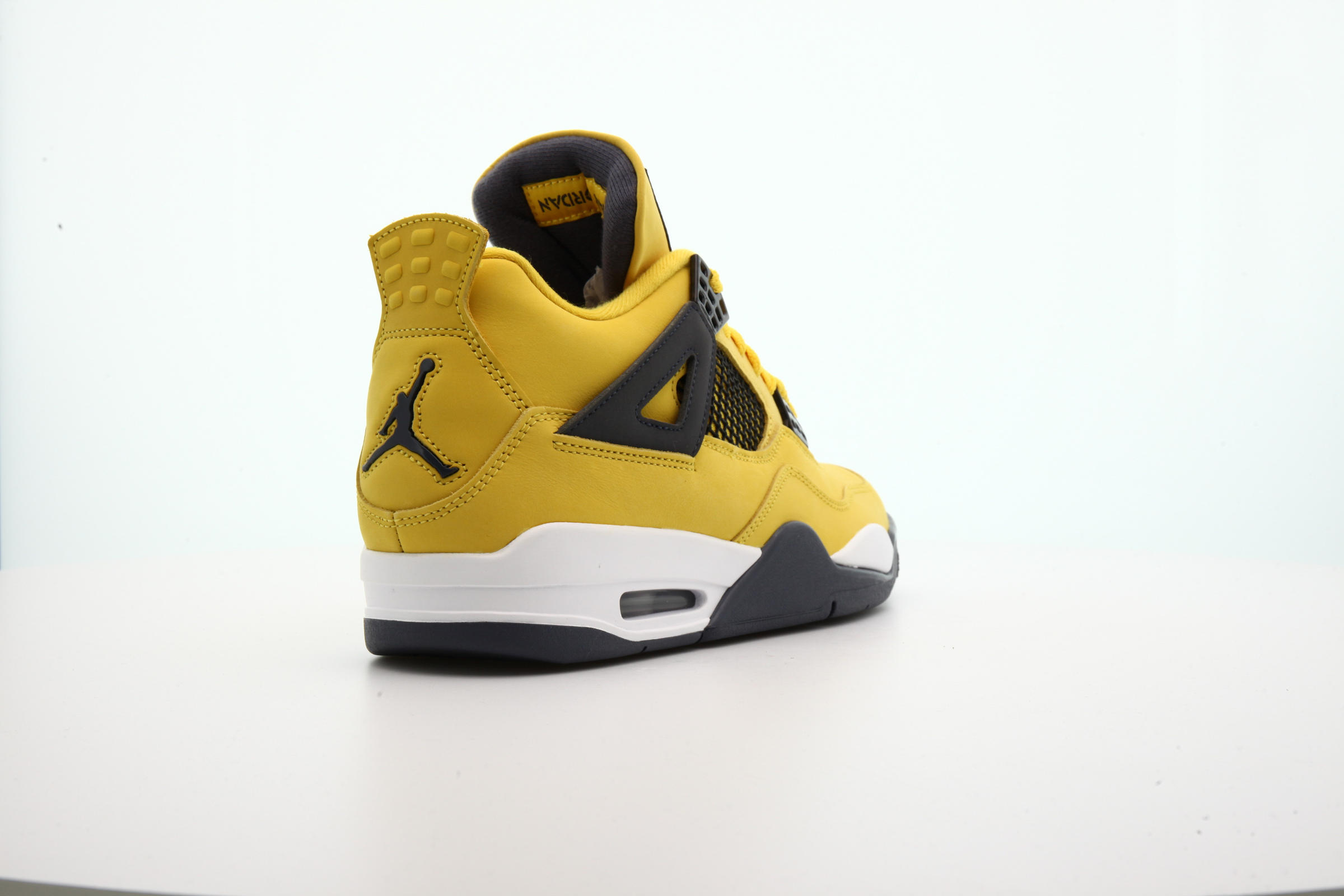 Air Jordan 4 RETRO "Tour Yellow"