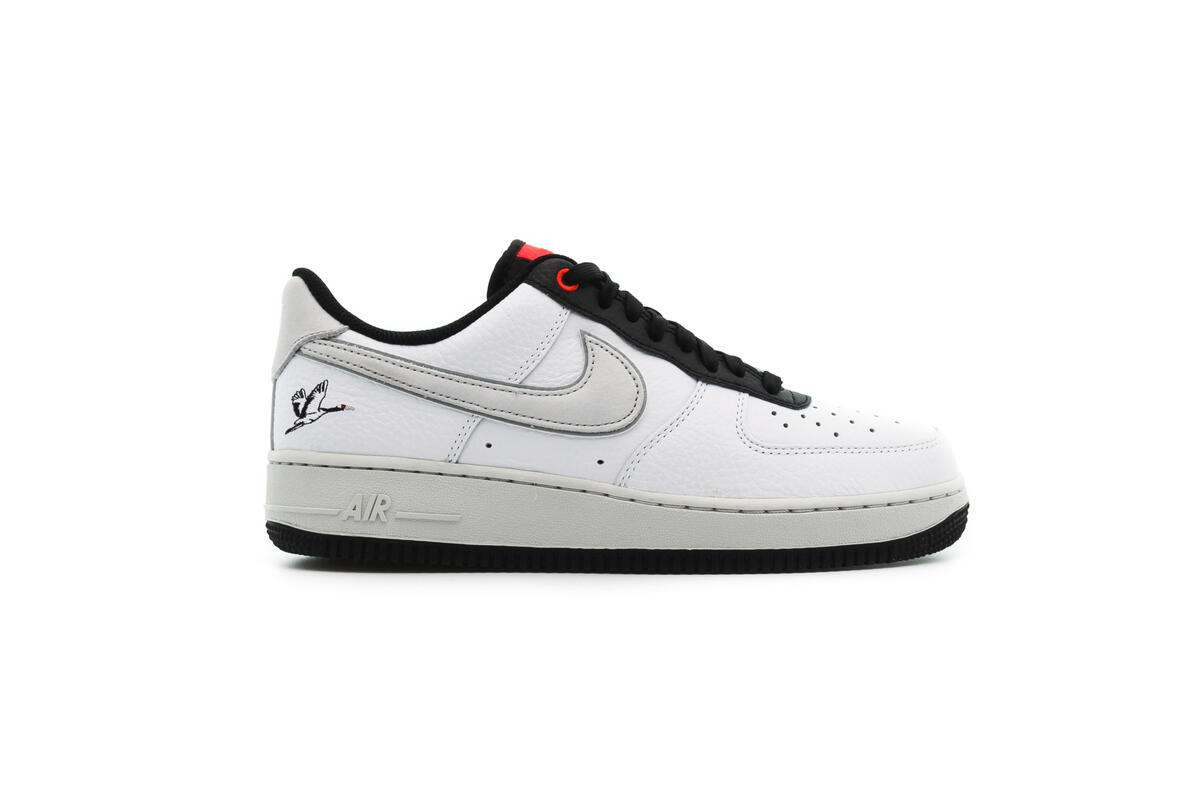 Nike Air Force 1 Low White / Black / Red - Image 12