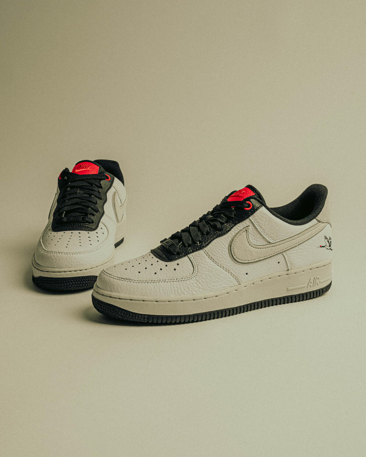 Nike Air Force 1 Low White / Black / Red - Image 24