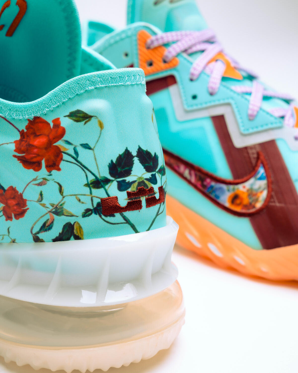 Nike Lebron Xviii Low - Image 15