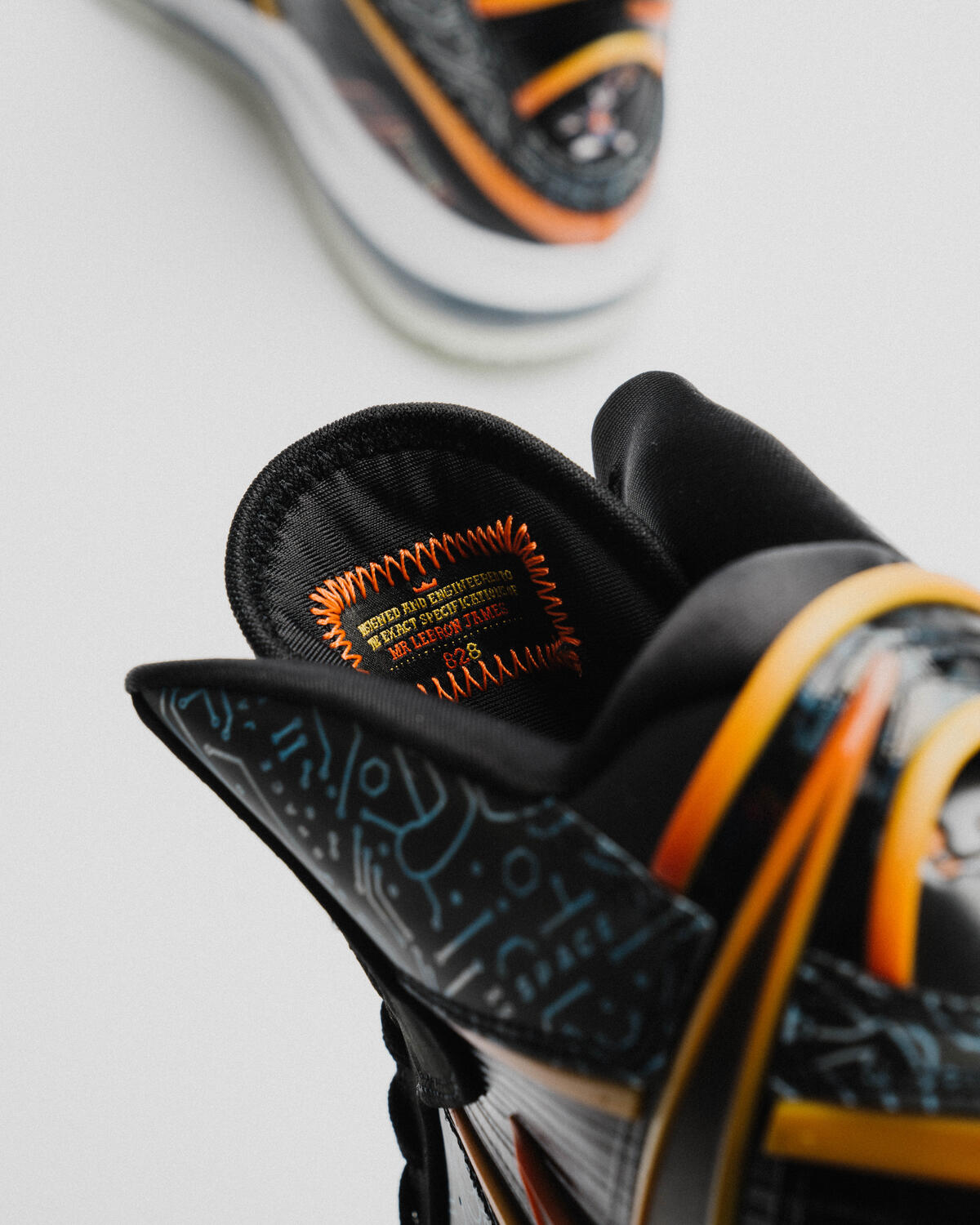 Nike x Space Jam Mens Lebron VIII QS Shoes 'Black' - Image 15