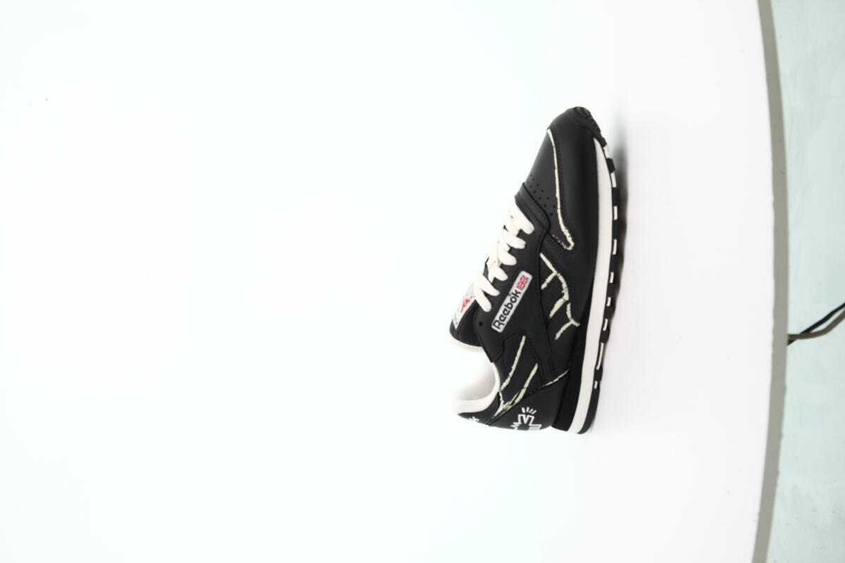 Reebok x Keith Haring Classic Leather - Image 3