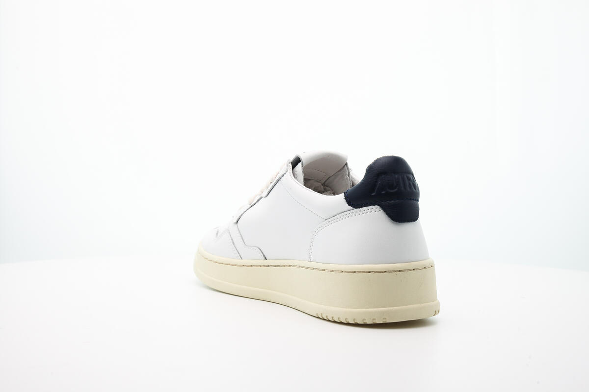 Autry Medalist sneakers in smooth leather - Image 19