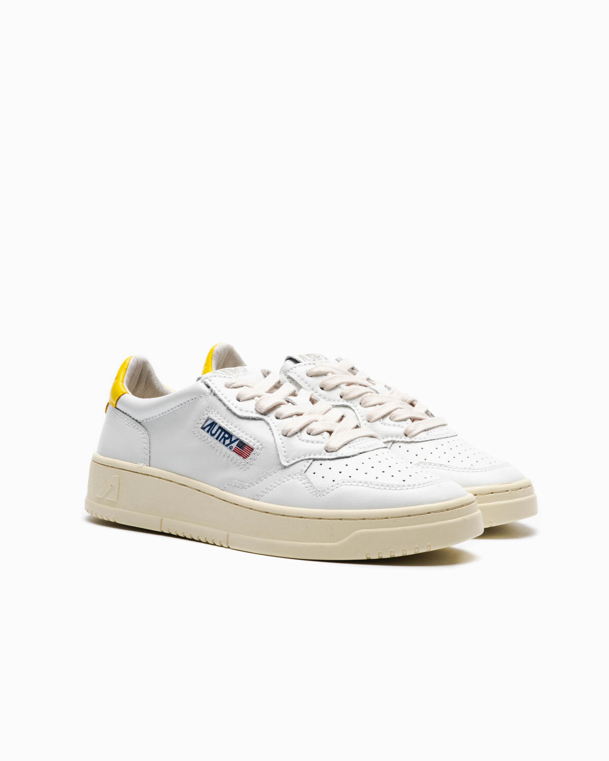 Autry Action Shoes WMNS Medalist Low - Image 3