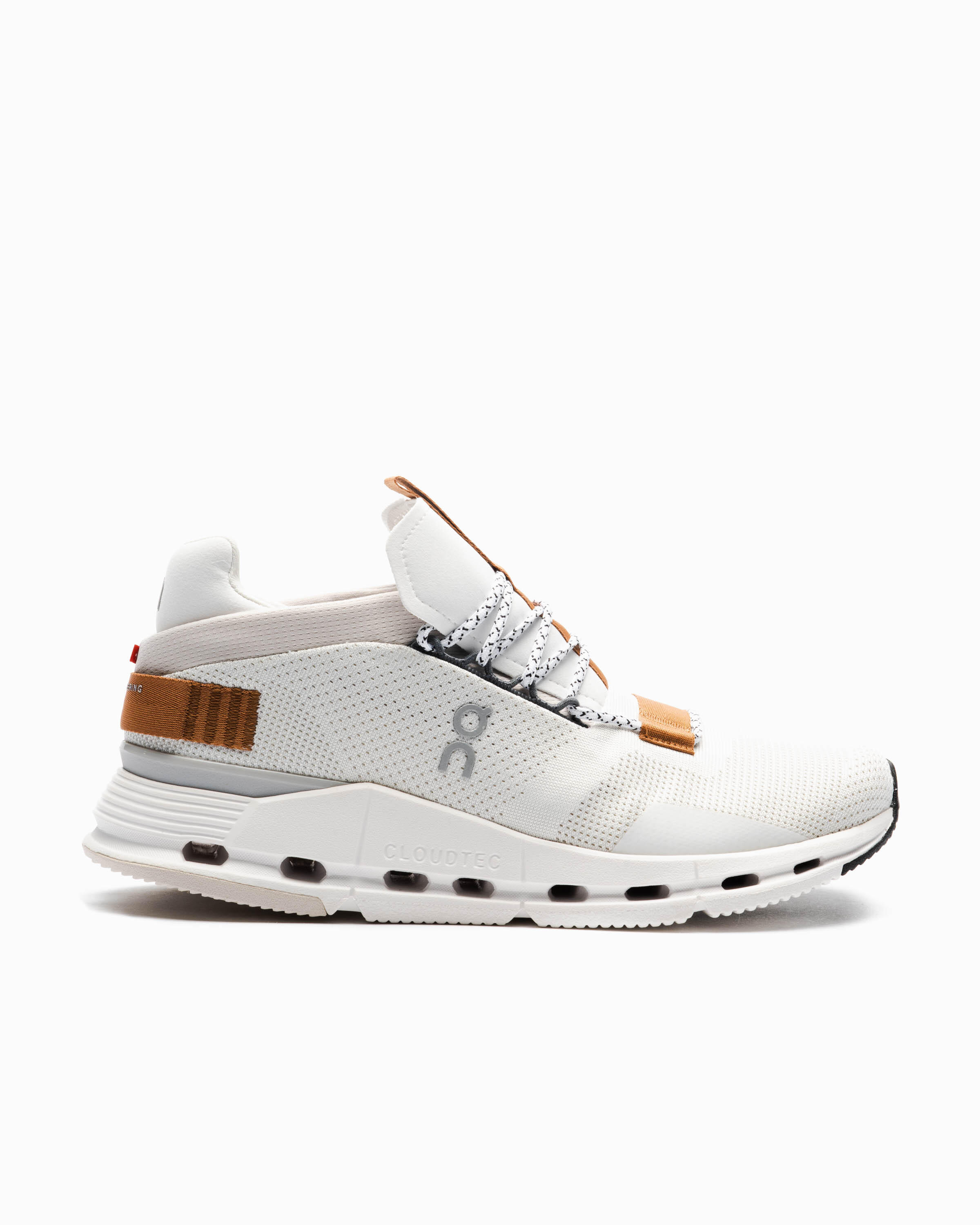 ON Running WMNS CLOUDNOVA "WHITE"