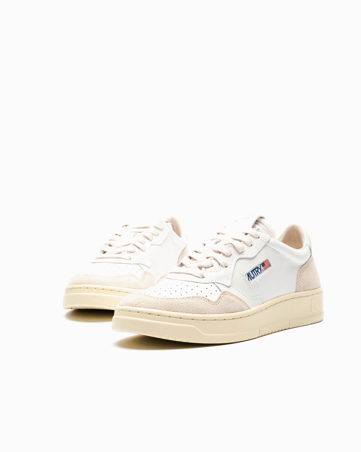 Autry Medalist Low Pink (Women's) - Image 5