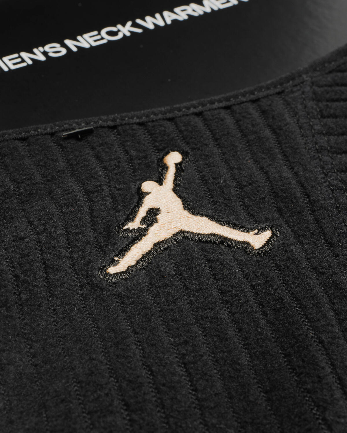 Air Jordan Hyperstorm Neckwarmer - Image 3