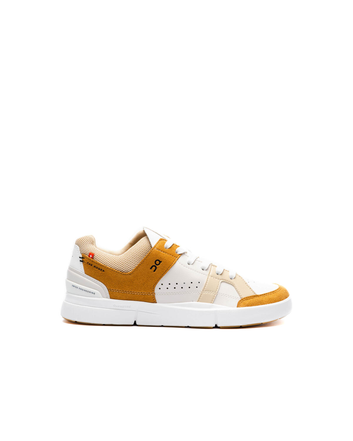 on wmns the roger clubhouse "almond"