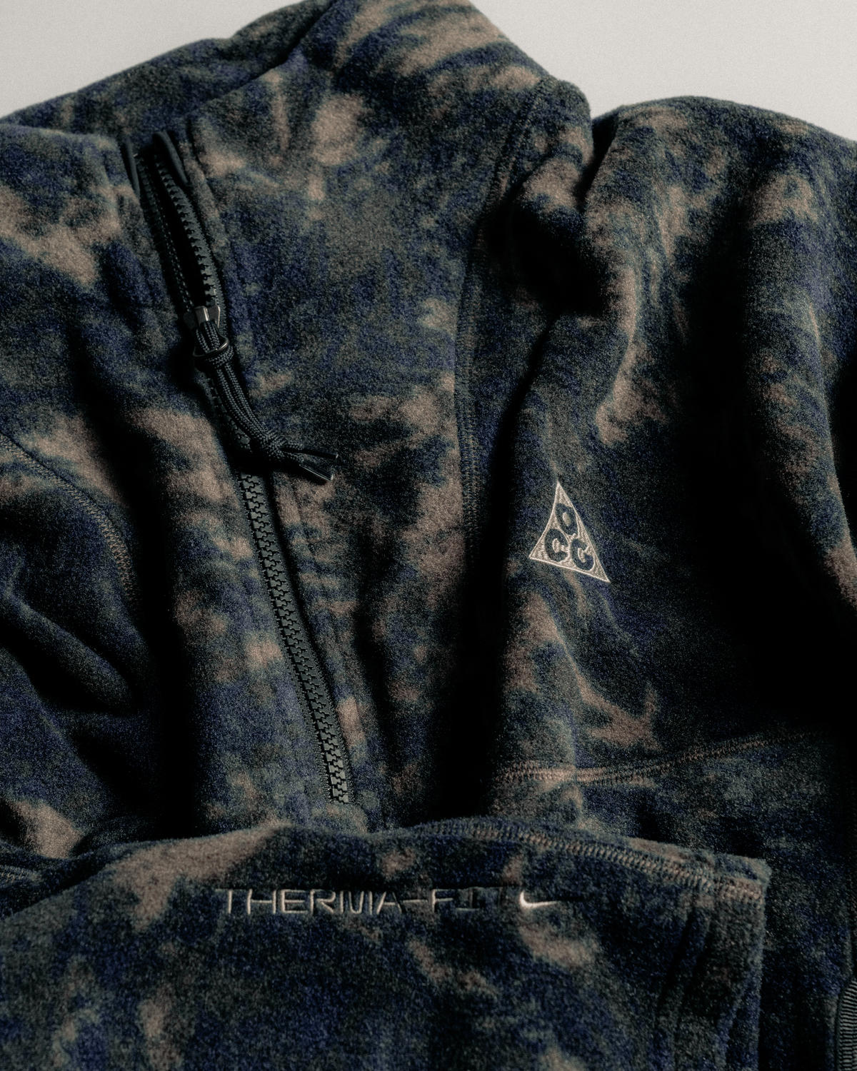 Nike WMNS ACG Wolf Tree Half Zip - Image 4