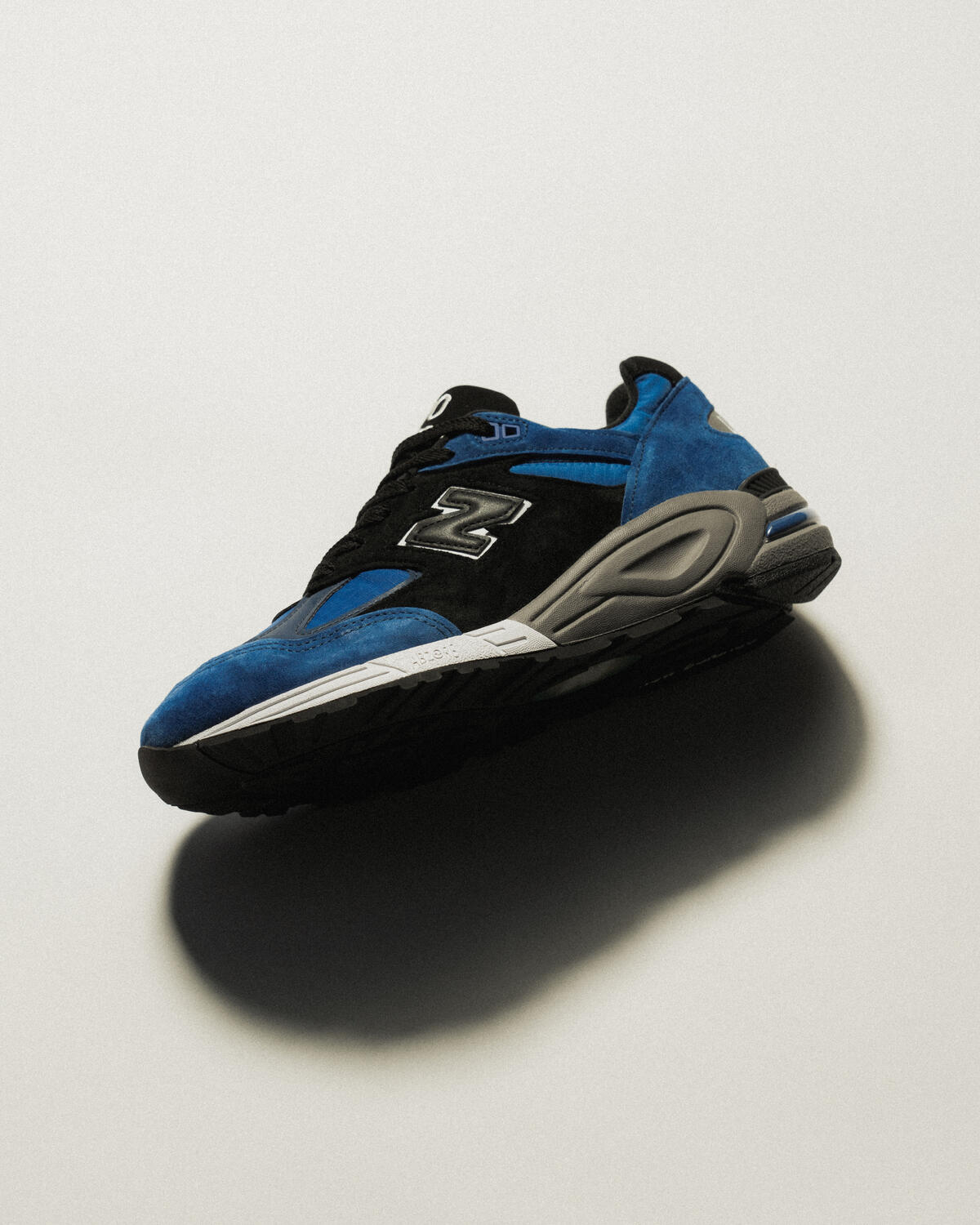 New Balance 990v2 Grade-School (GS) - Image 10