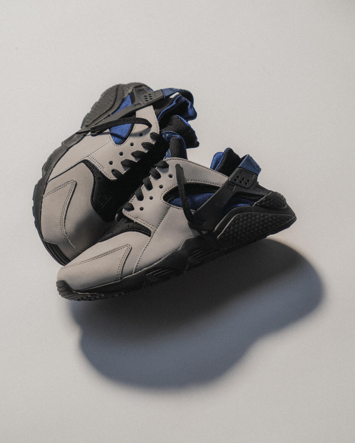 Nike Mens Air Huarache LE Shoes 'Shadow/Midnight Navy-Black' - Image 25