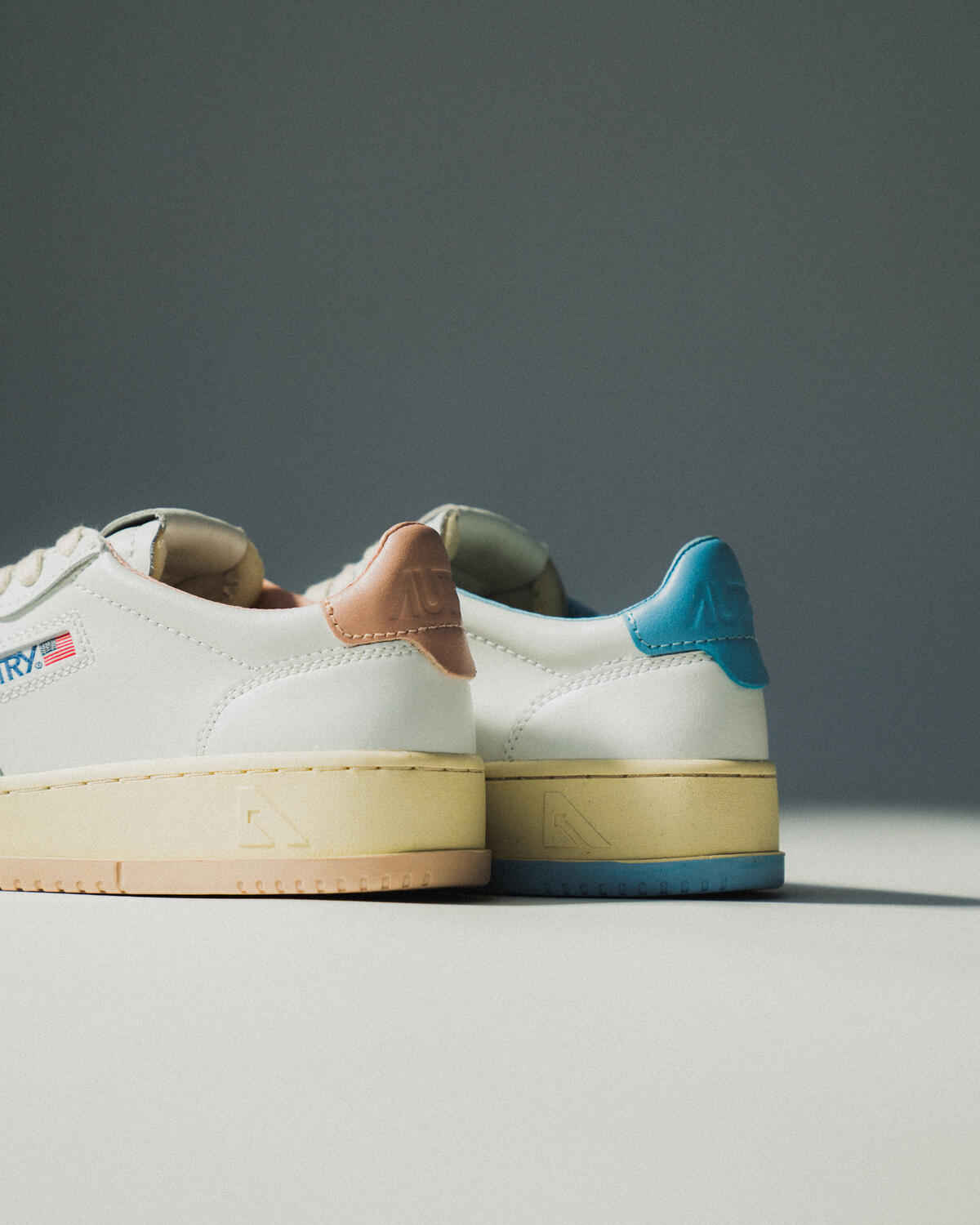 Autry Action Shoes Wmns Medalist Low - Image 6