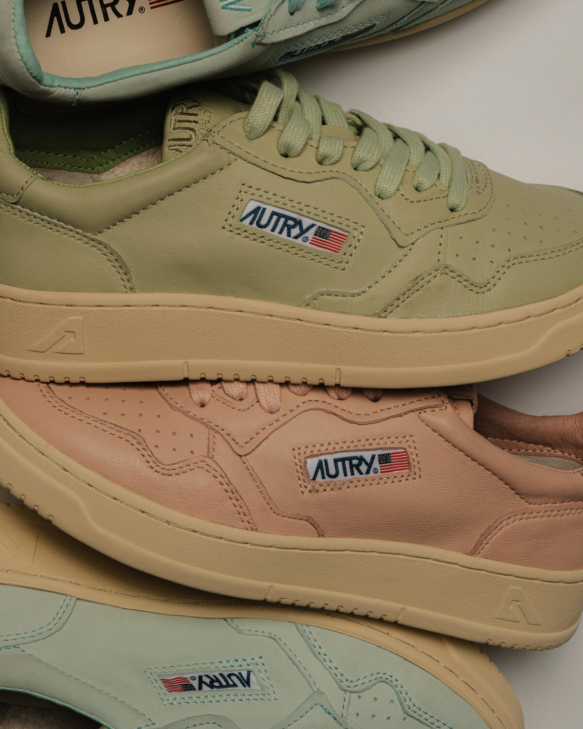 Autry Action Shoes Wmns Medalist Low - Image 6