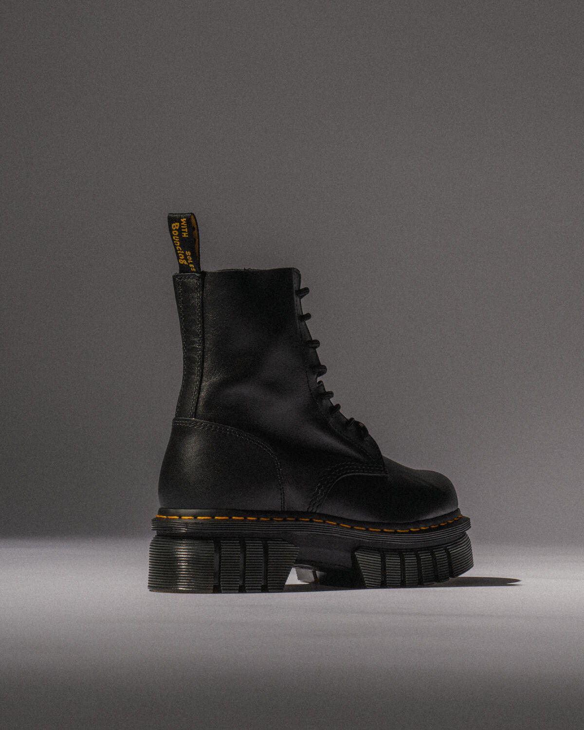 Dr. Martens WMNS Audrick 8-EYE BOOT - Image 6