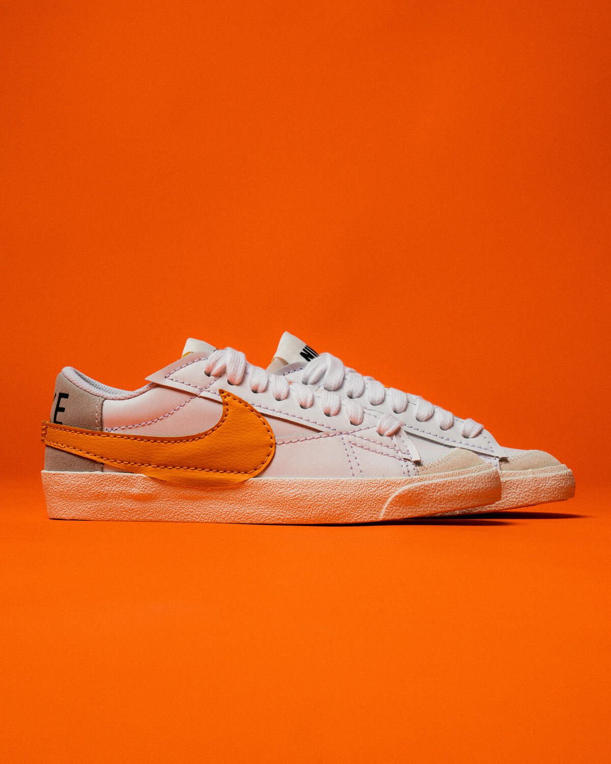 Nike Blazer Low '77 Jumbo Swoosh - White/Orange - Image 15