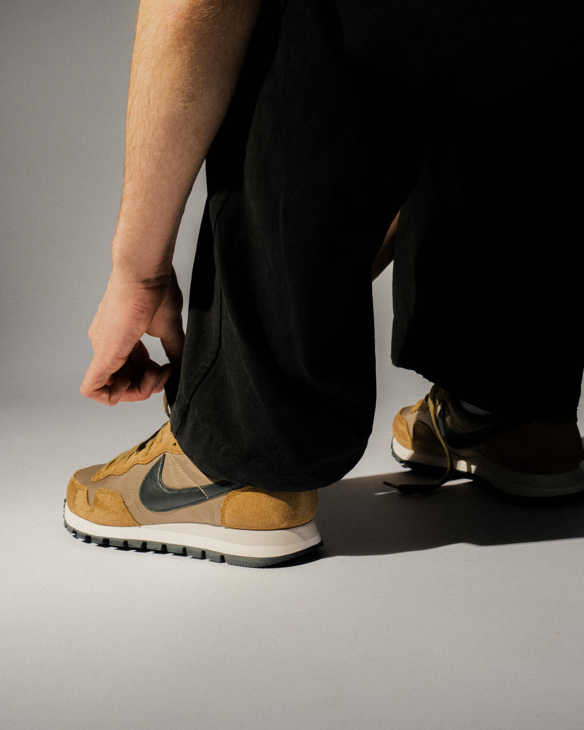 Nike Mens Air Pegasus 83 Premium Shoes 'Khaki/Off Noir' - Image 21