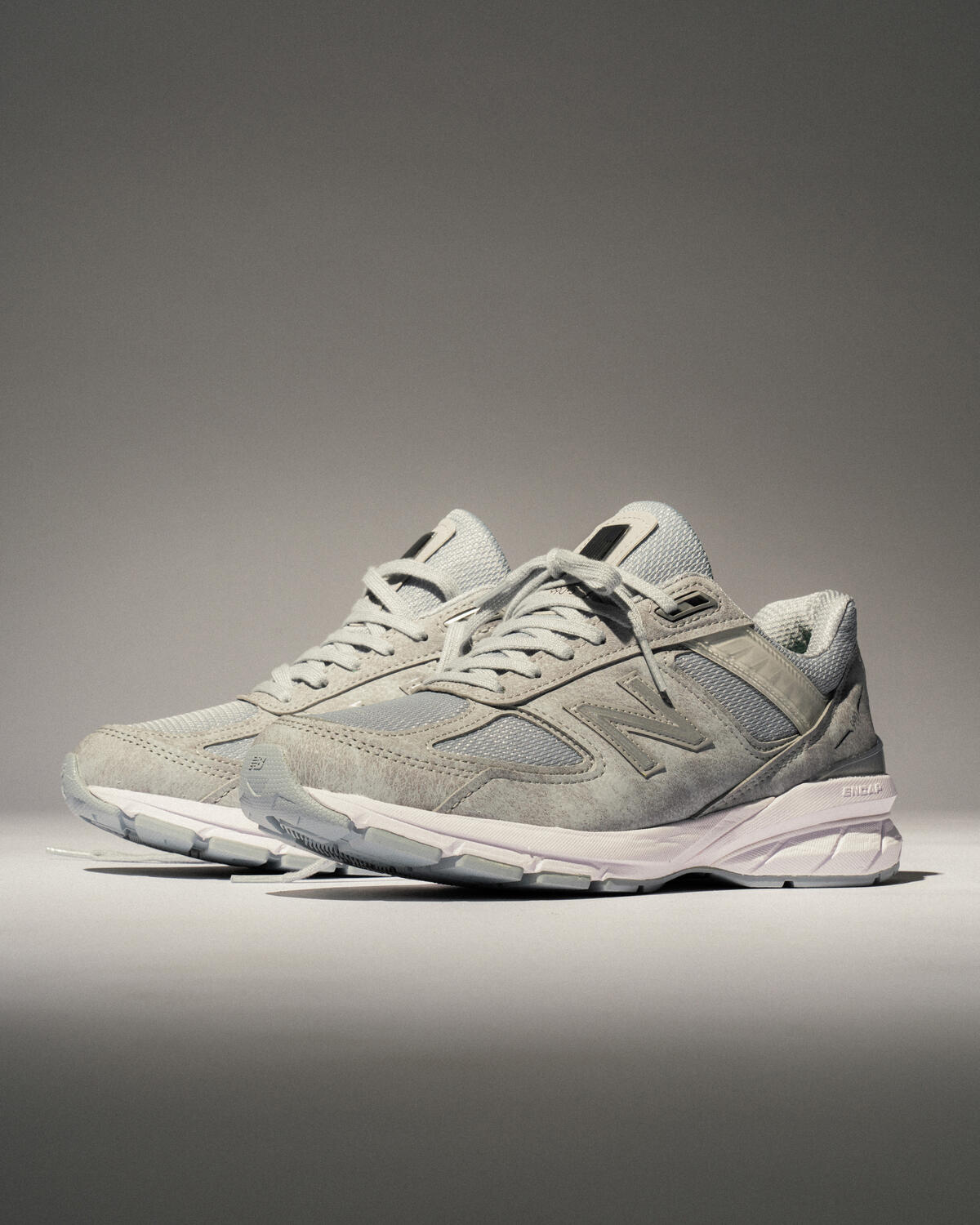 New Balance Made in USA 990v5 Vegan (Grau) - Image 14