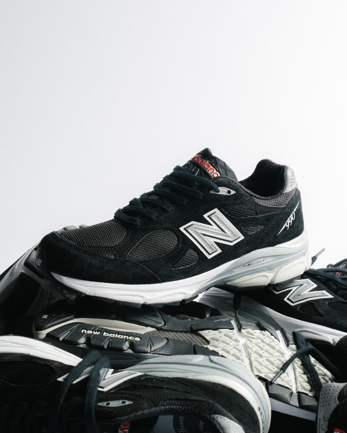 New Balance 990v3 Black / Grey / White - Image 23
