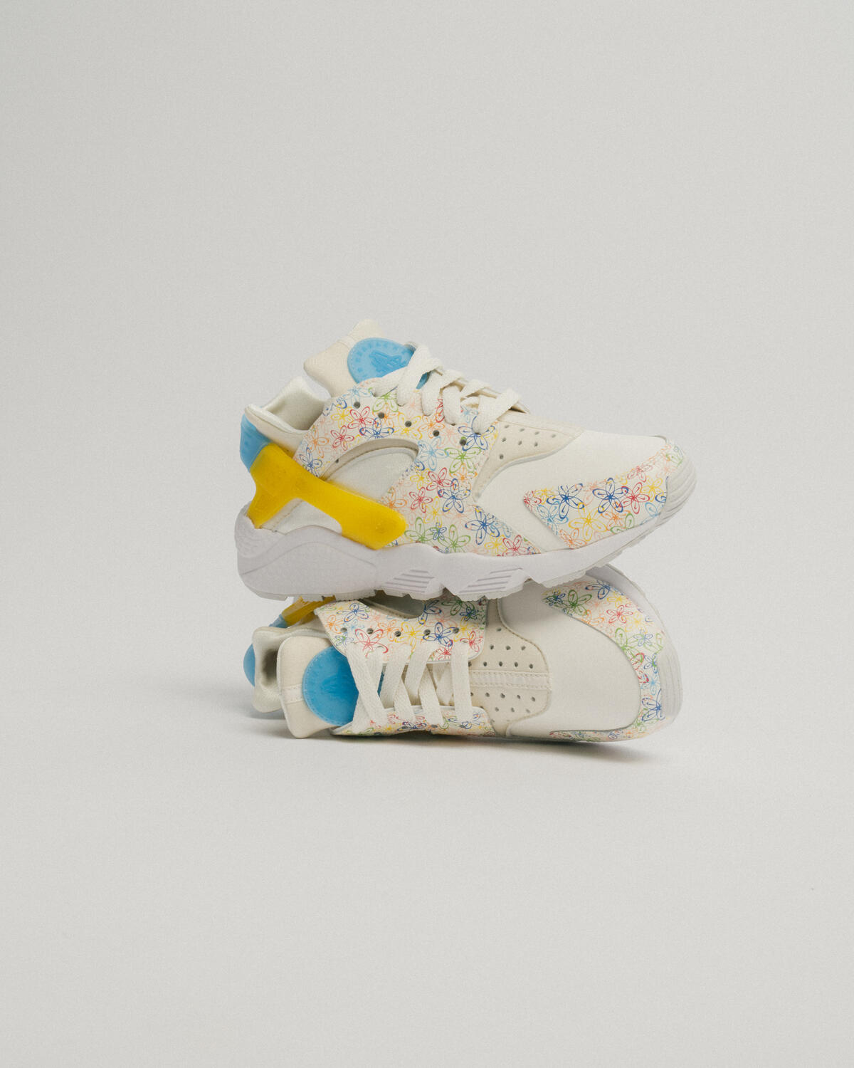 Nike Air Huarache 'Sail / University Blue - Vivid Sulfur' (Women's) - Image 6