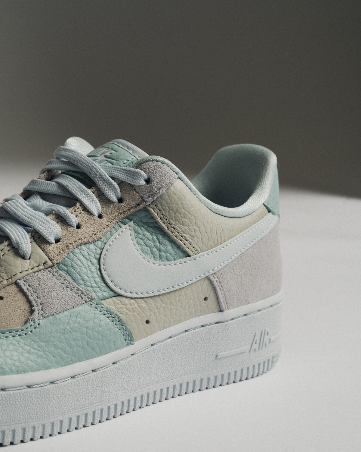 Nike Air Force 1 '07 Low WMNS - Football Grey / Aura / Ocean Cube - Image 25