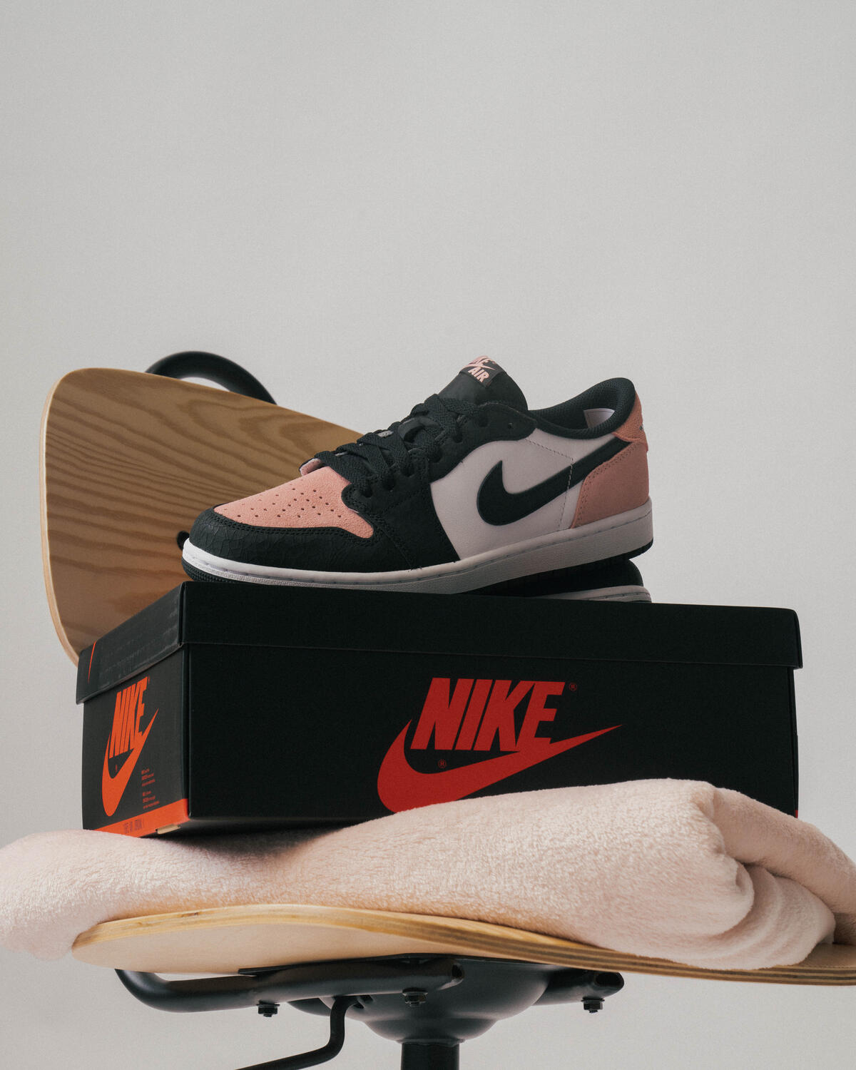 Air Jordan 1 Low 'Bleached Coral' - Image 15