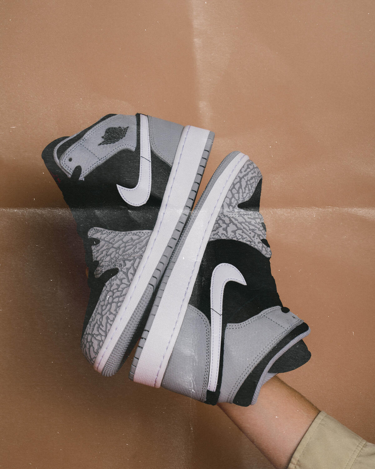 Air Jordan 1 Mid 'Elephant Toe' (GS) - Image 17