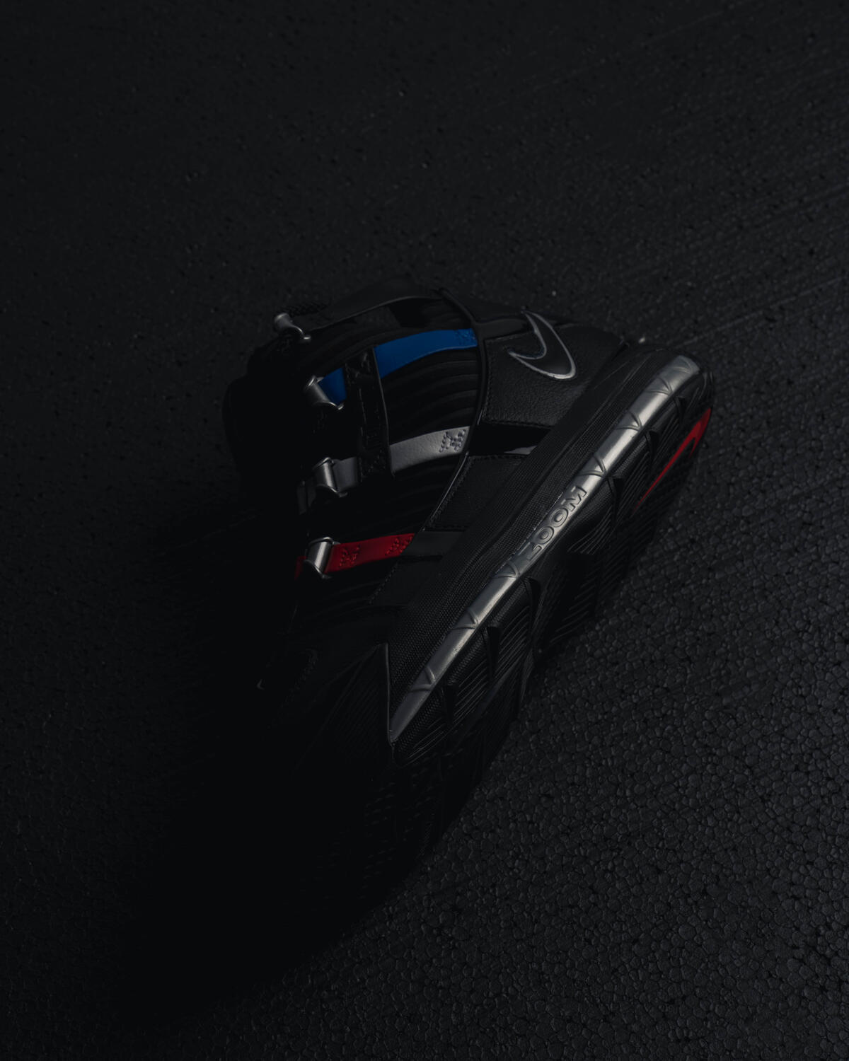 Nike Zoom Lebron 3 Black / Metallic Silver - University Red - Image 24