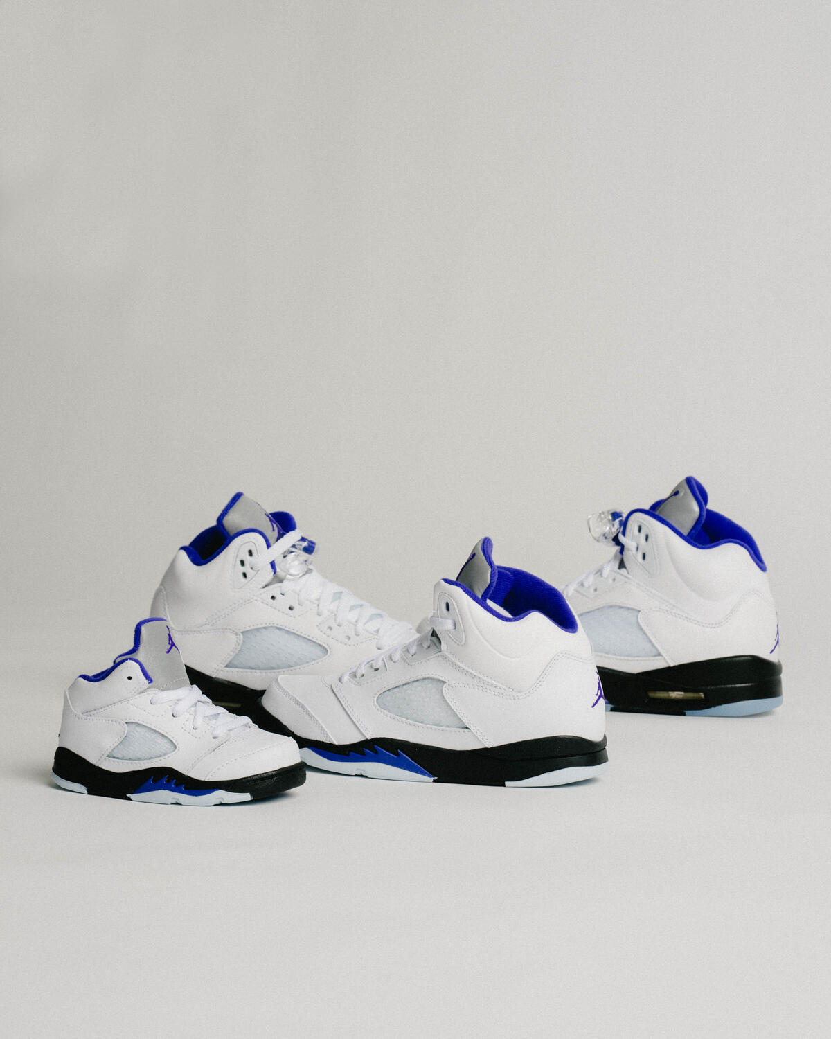 Nike GS Air Jordan 5 Retro - White / Dark Concord Black - Image 29