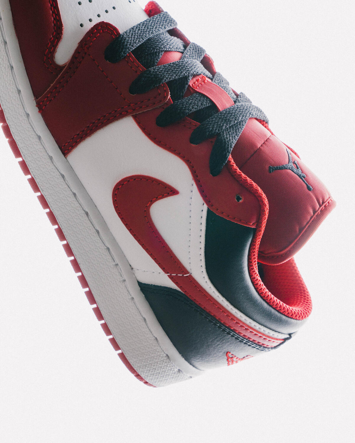 Air Jordan 1 Low (GS) - Image 16