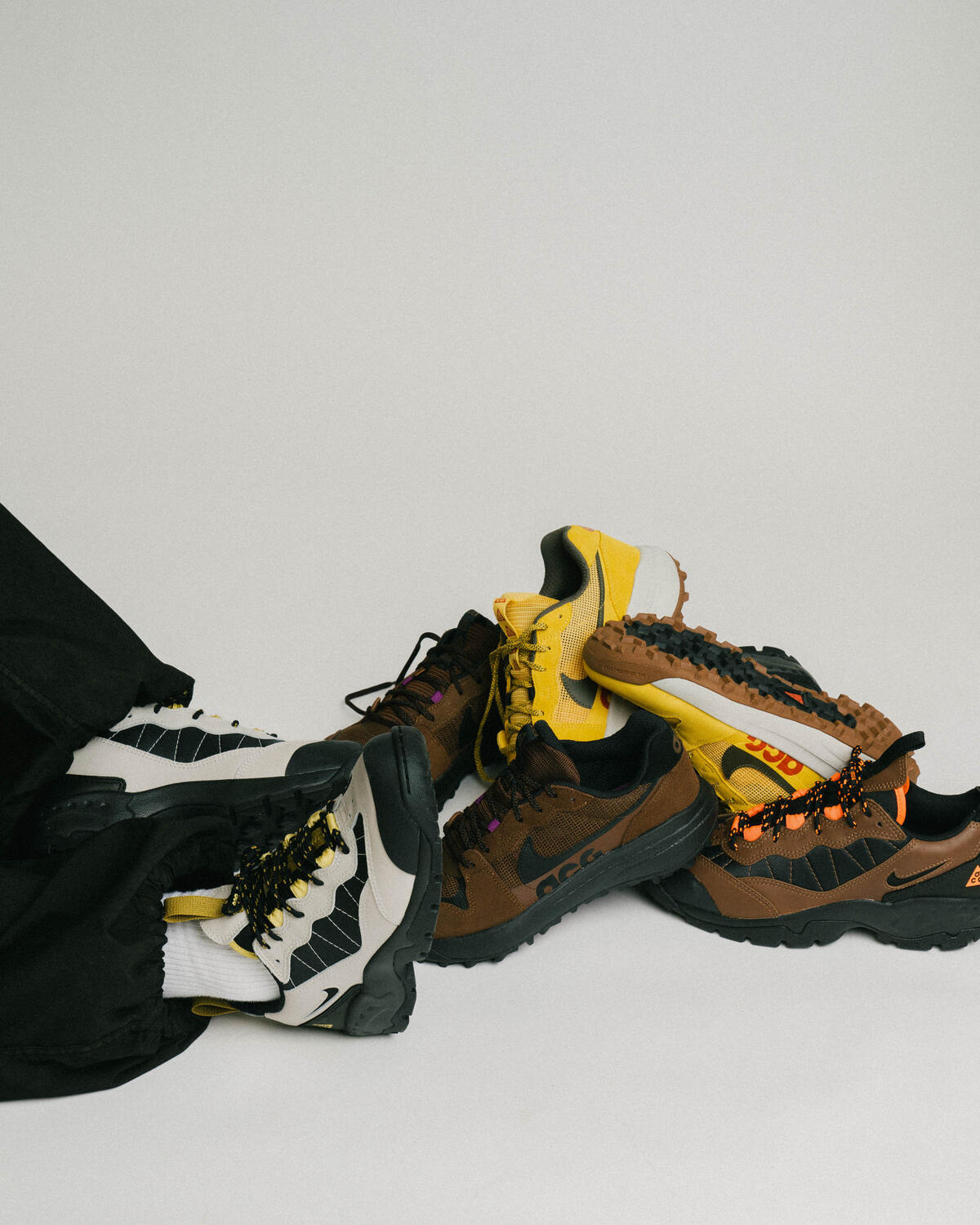 Nike ACG Air Mada Shoes - Bison / Black - Hyper Crimson - Total Orange - Image 22