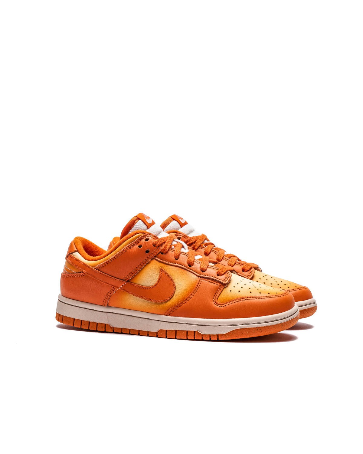 wmns dunk low orange pearl