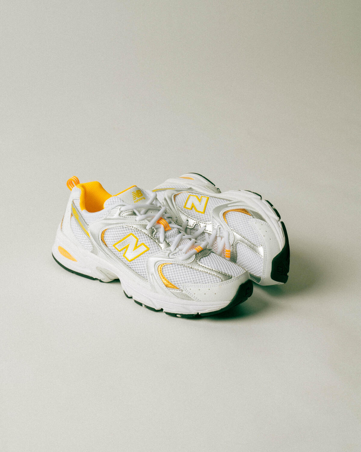 New Balance MR530PUT (Weiß / Gelb) - Image 11