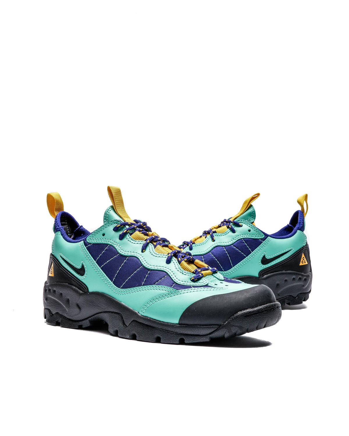 Nike ACG Air Mada Shoes - Light Menta / Black - Electro Purple - Image 22