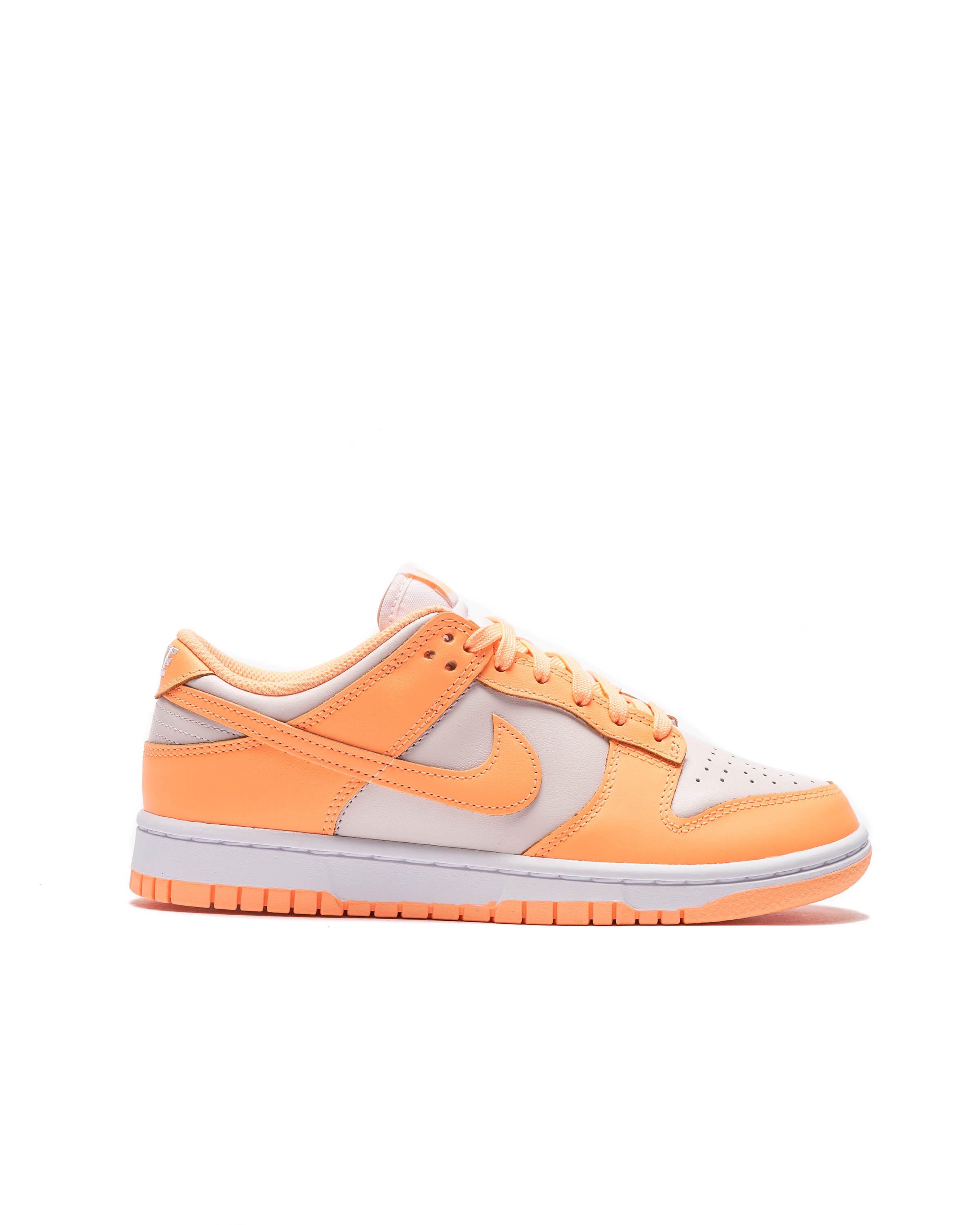 Nike Wmns DUNK LOW