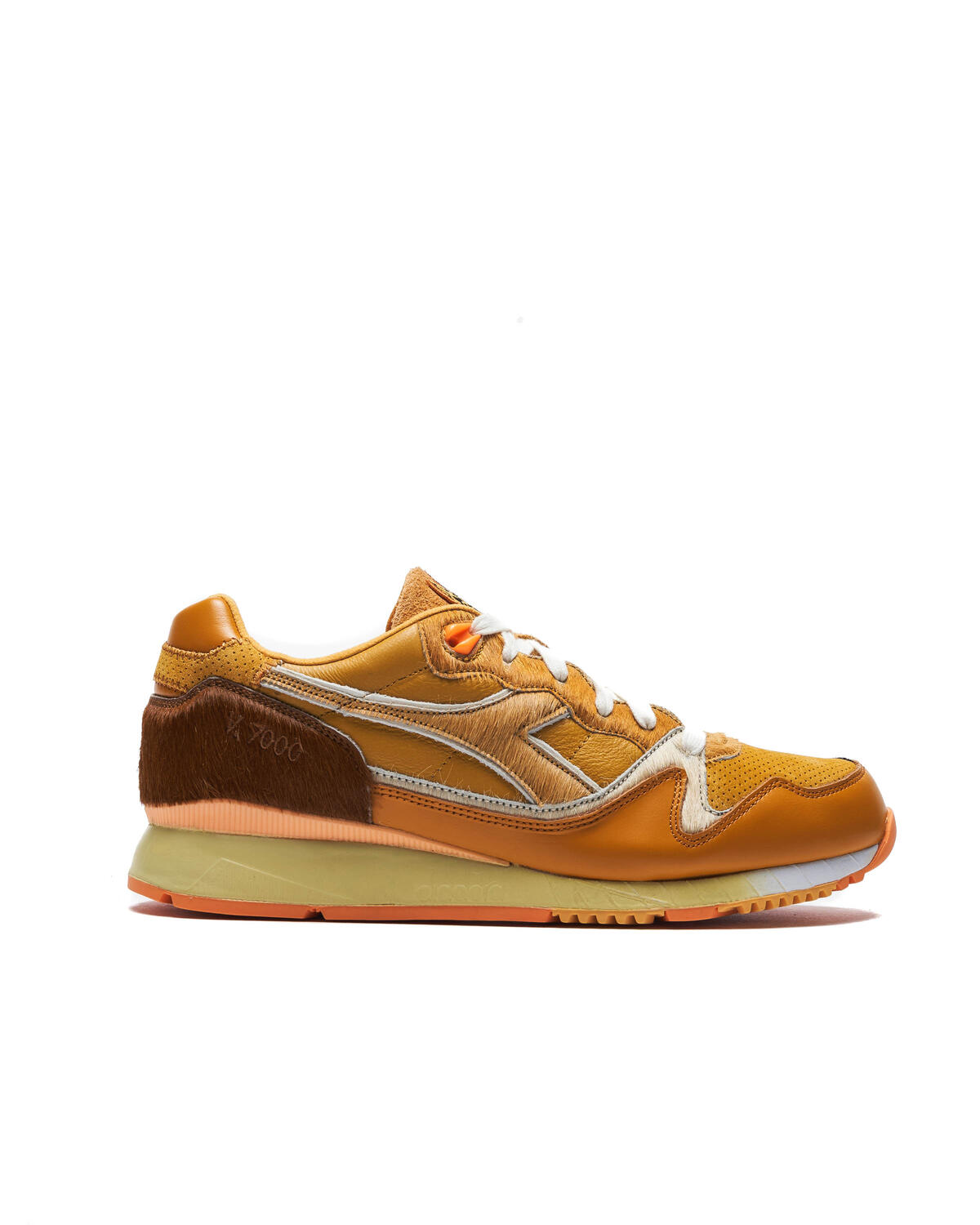 Diadora x 24Kilates V7000 "Amigos Para Siempre" - Image 7