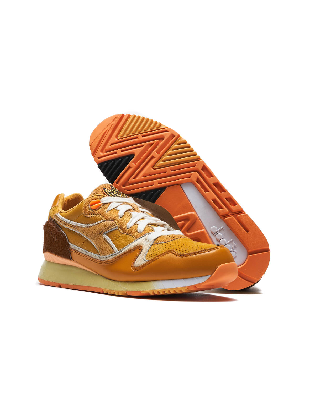 Diadora x 24Kilates V7000 "Amigos Para Siempre" - Image 5