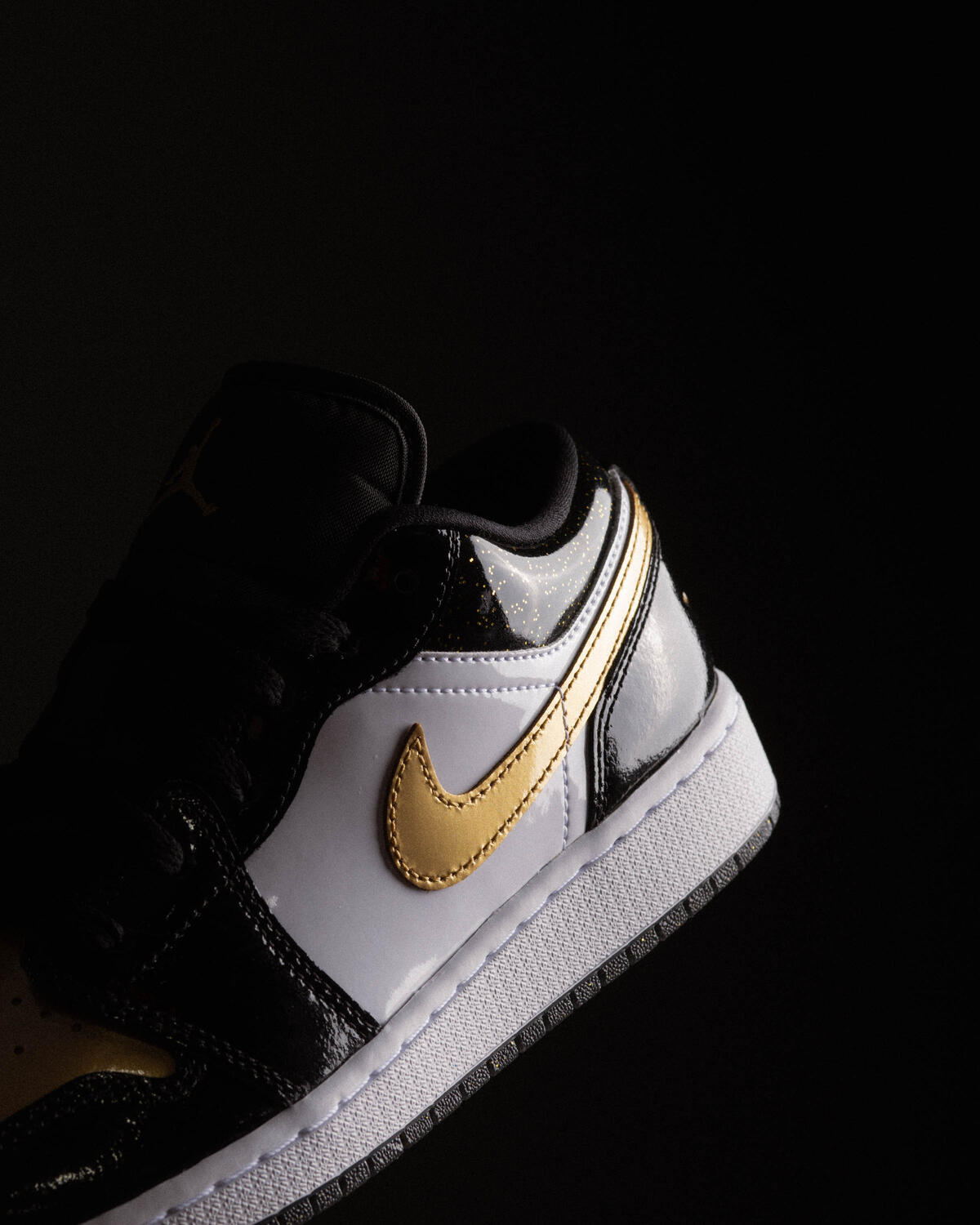 Air Jordan 1 Low SE Gold Toe Grade School Lifestyle Shoe - Black/Gold - Image 6
