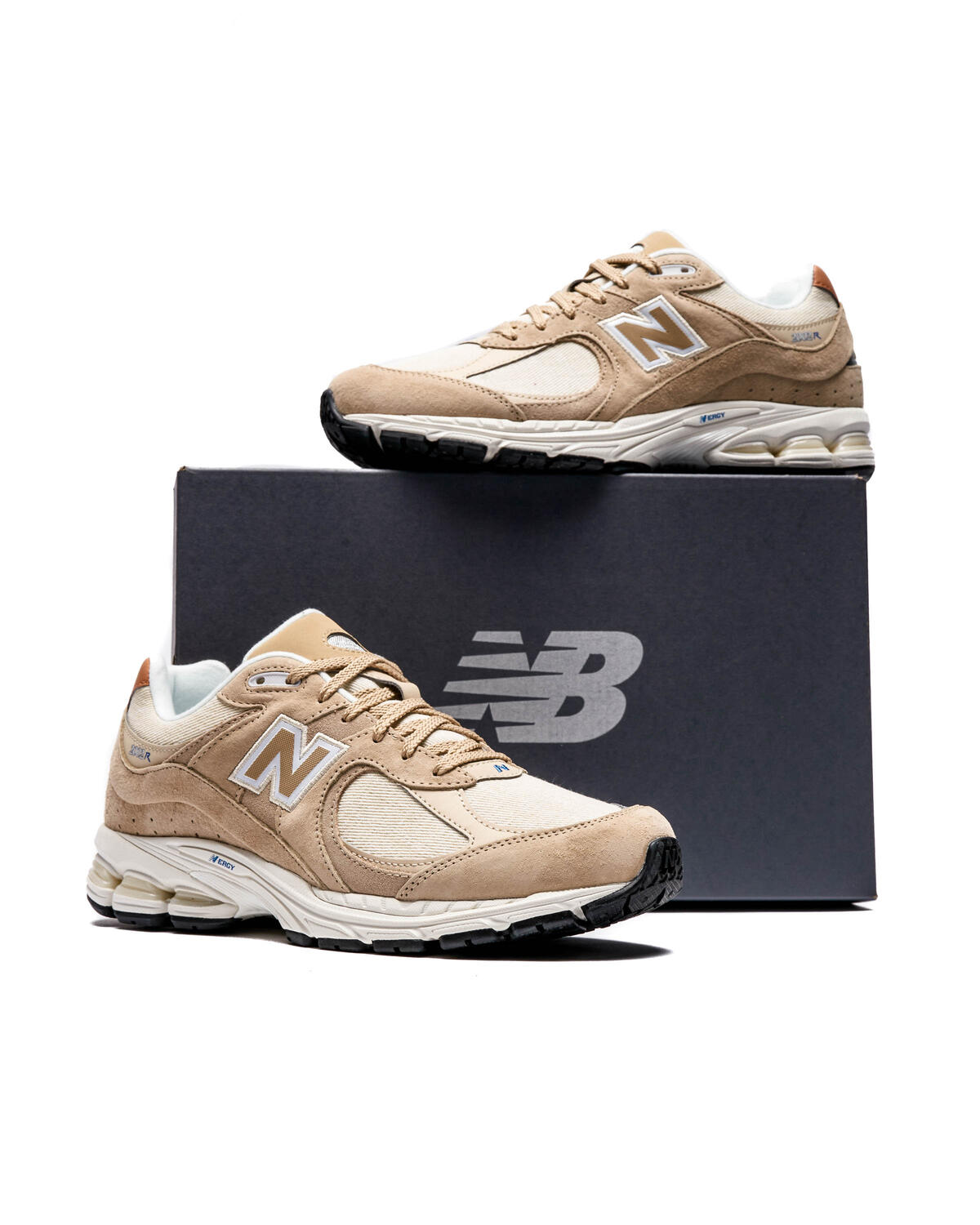 New Balance M2002 Hellbraun - Image 11