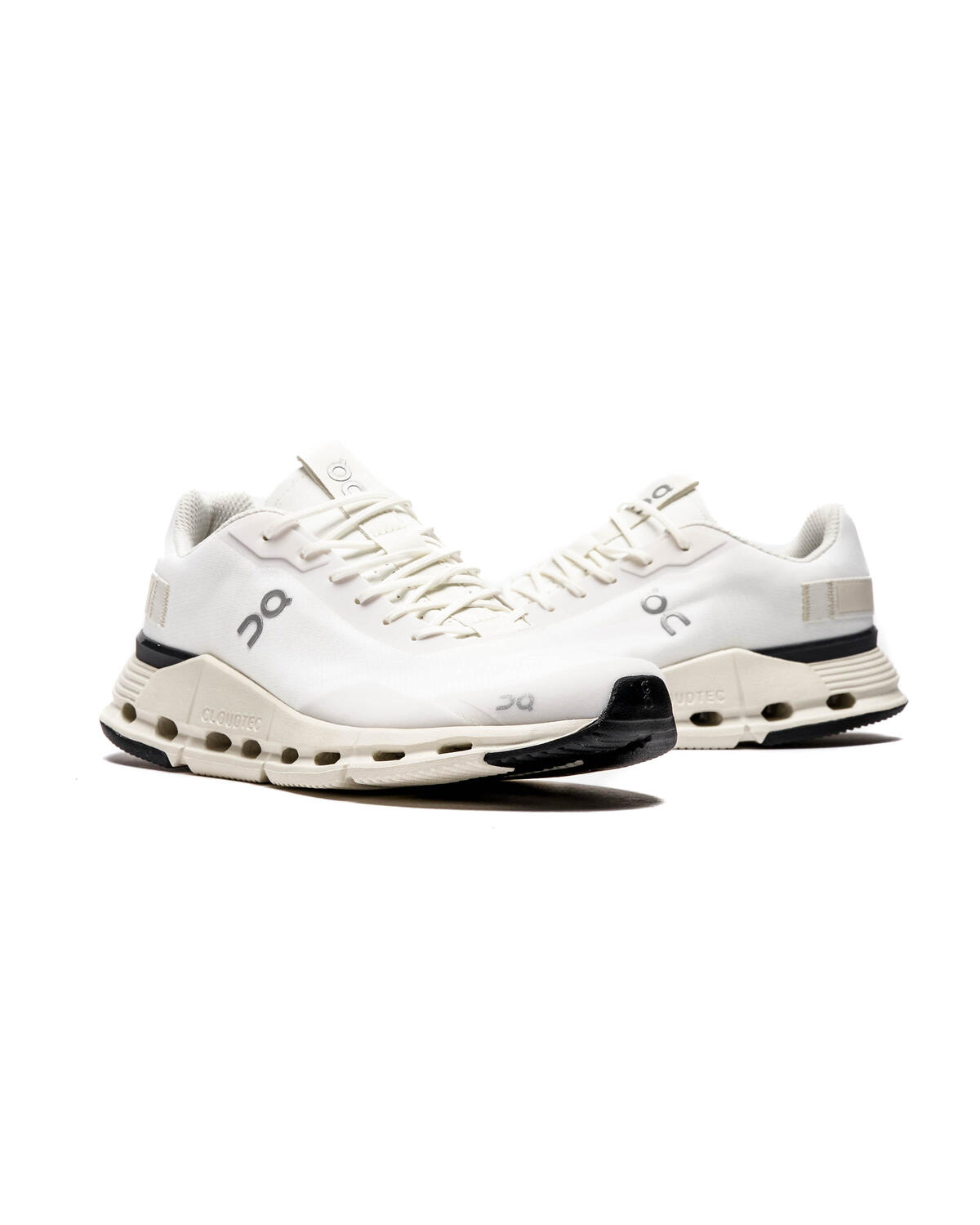 ON Running WMNS Cloudnova Form - Image 11