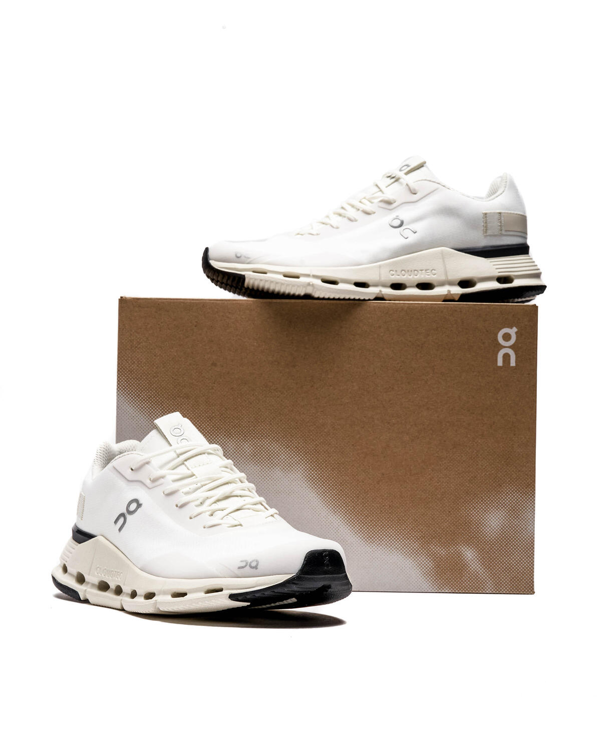 ON Running WMNS Cloudnova Form - Image 12