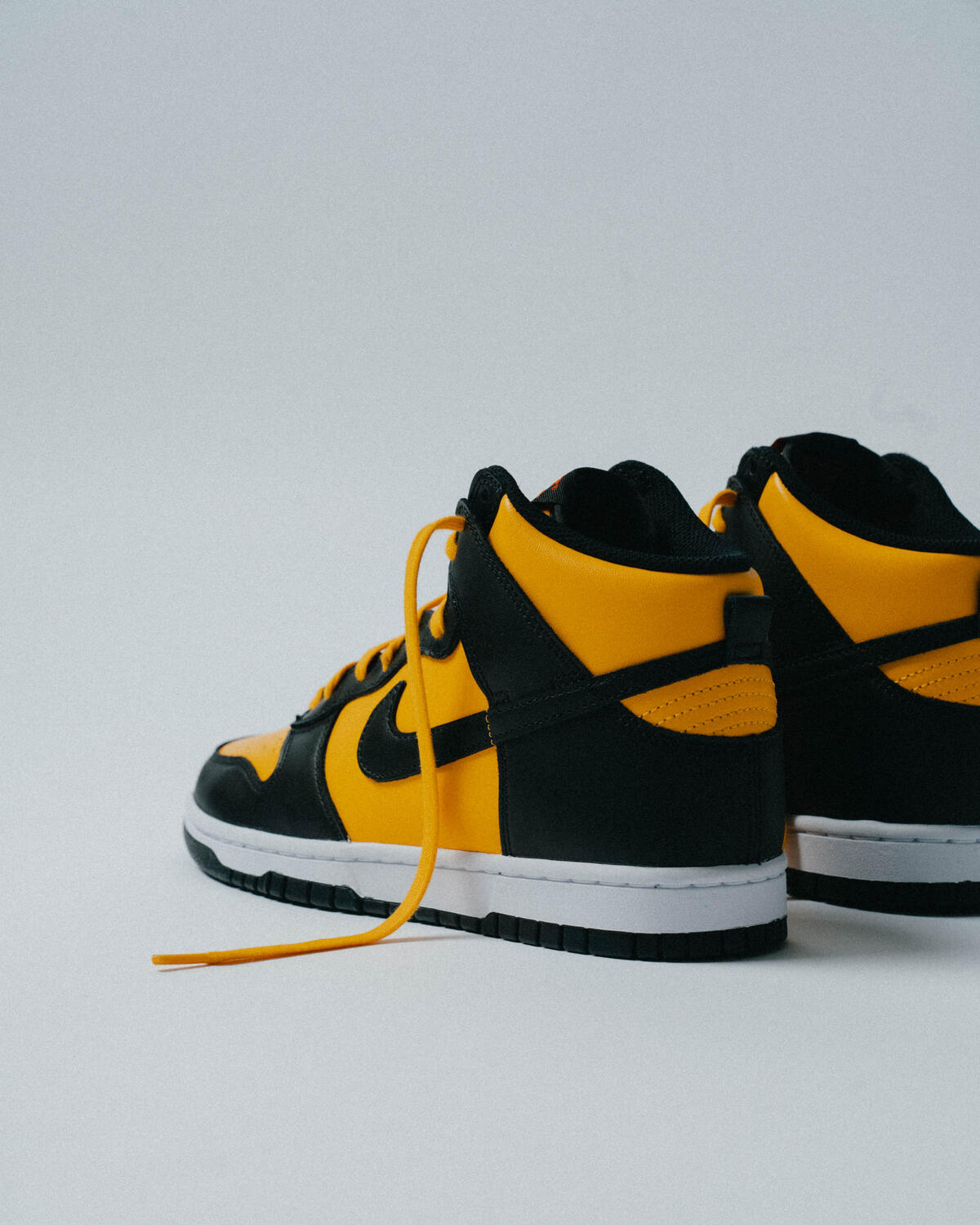 Dunk High Retro - Bumble Gold/Black - Image 7