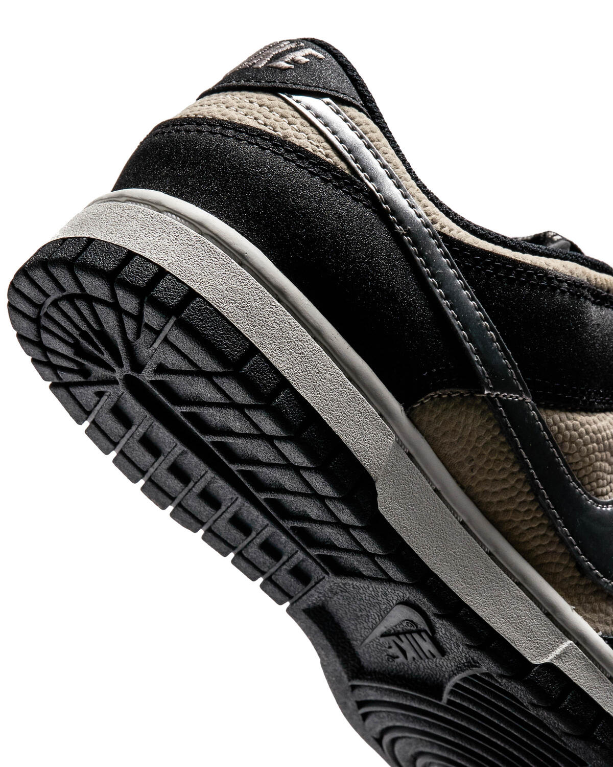 Nike Wmns Dunk Low - Image 7