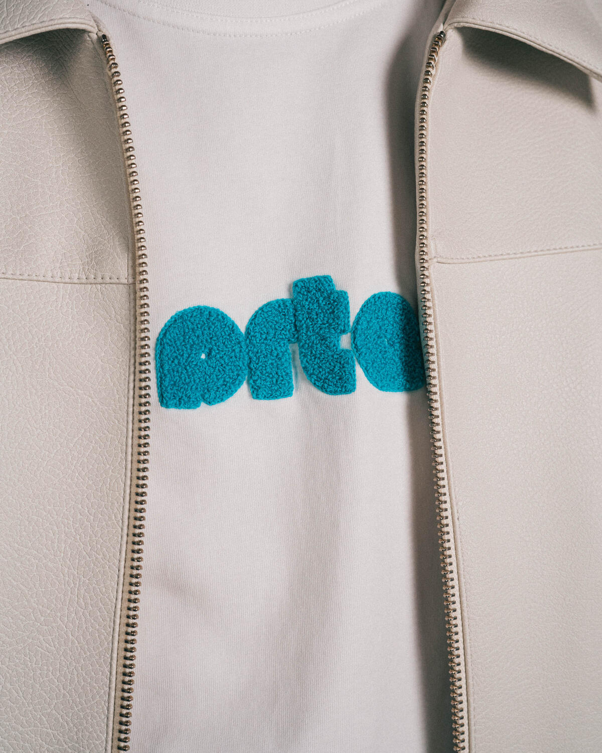 Arte Antwerp Taut Chenille Logo T-shirt - Image 5