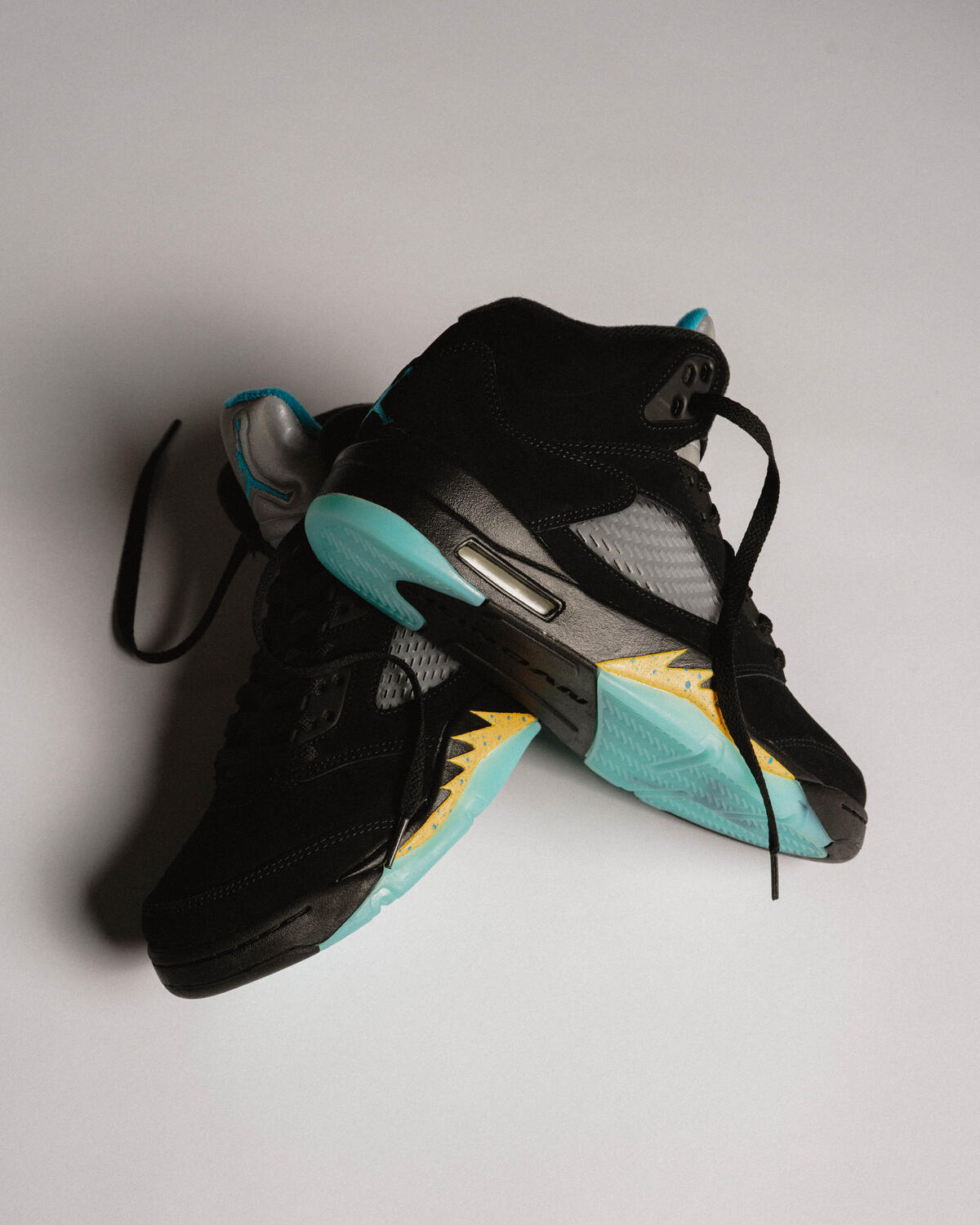 Air Jordan 5 Black/Aquatone/Tax DD0587-047